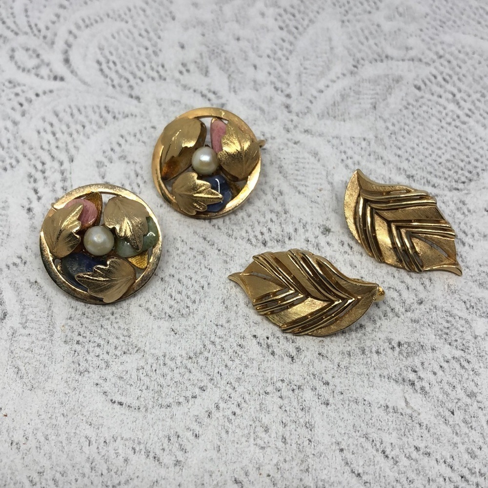 Bundle lot 2 vintage name brand clip on statement earrings gold tone costume